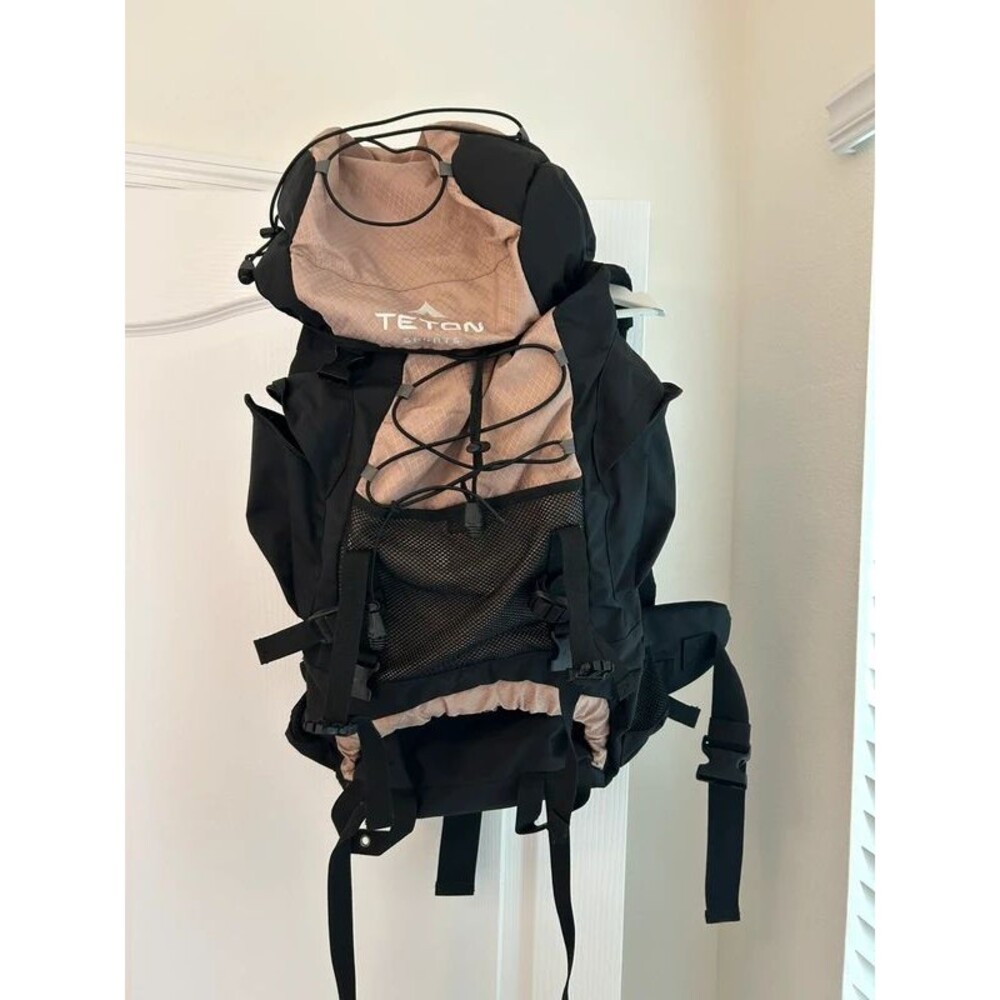 Teton Sports Scout 3400 Internal Frame Raincover Backpack Hiking Outdoor Camping